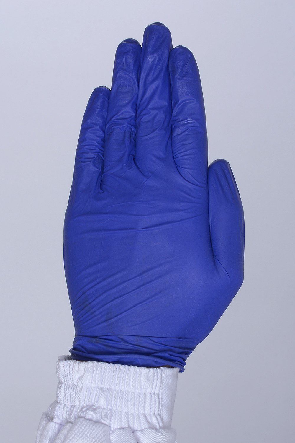 Перчатки нитриловые фиолетовые неопудренные. Фото �2